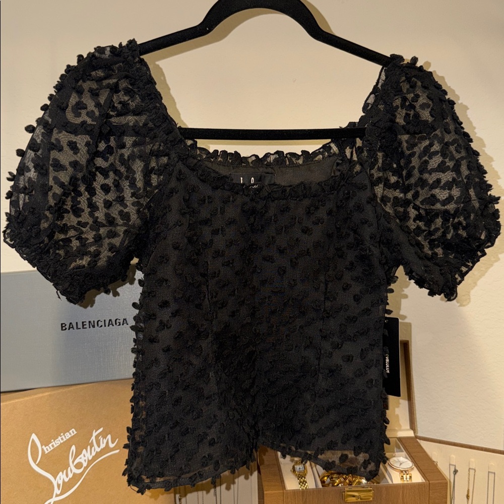 Lulu's Black Textured Puff Sleeve Blouse XS